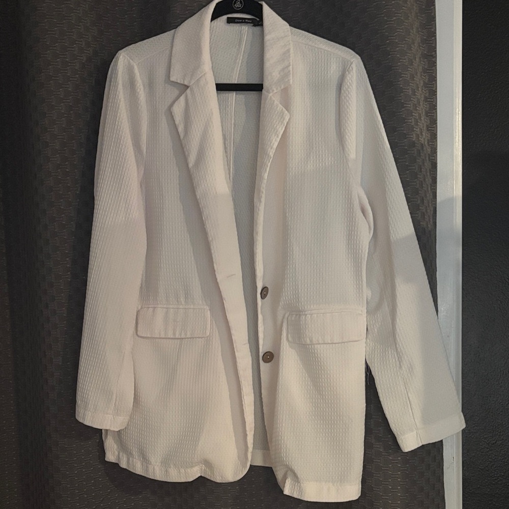 Doe & Rae Ivory Textured Blazer